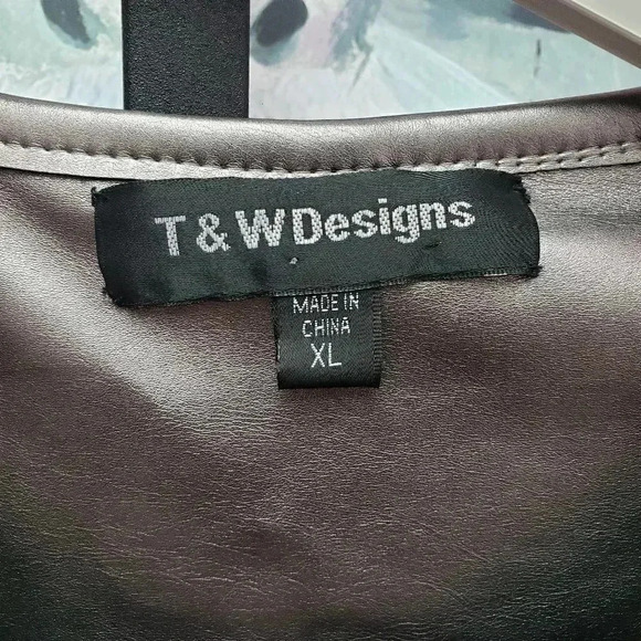 T & W Designs Metallic Jacket - Picture 5 of 6